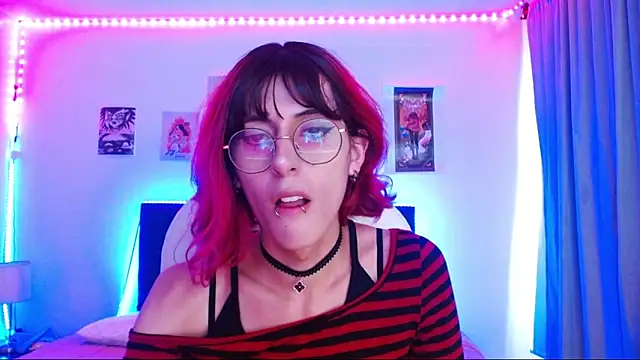 goth minerva online show from November 25, 2025, 1:22 pm