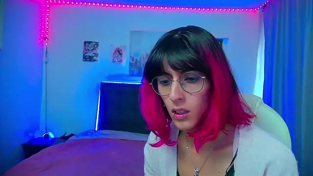 Snapshot of goth_minerva chatting on February 16, 2026, 1:32 pm goth minerva online show from February 16, 2026, 1:32 pm