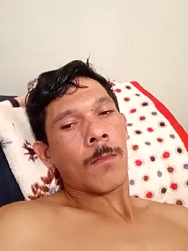 Marcos2402mf online show from November 10, 2025, 1:32 am