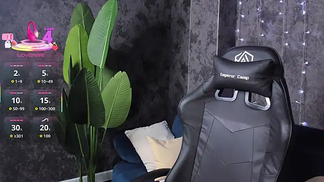 Snapshot of Joann_Shermann chatting on February 5, 2026, 1:23 am Joann Shermann online show from February 5, 2026, 1:23 am