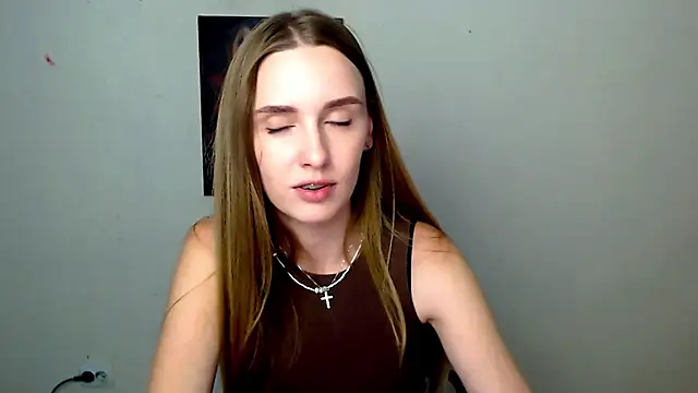 Snapshot of Doll_Angelina chatting on July 17, 2026, 5:59 am Doll Angelina online show from July 17, 2026, 5:59 am
