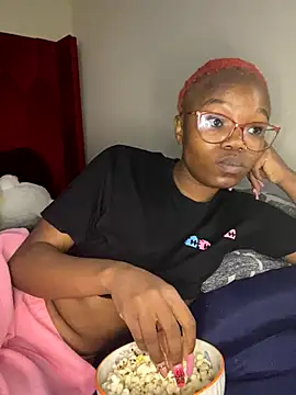 YummyMelanin117 online show from September 25, 2025, 6:14 pm