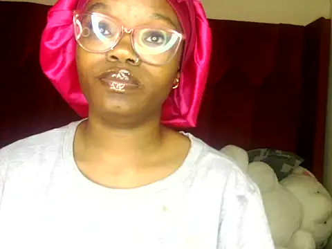 YummyMelanin117 online show from November 20, 2025, 7:58 pm