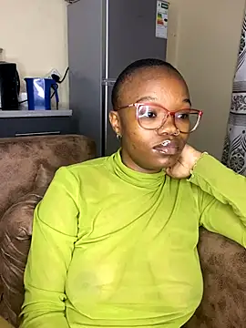 YummyMelanin117 online show from November 6, 2025, 9:19 pm