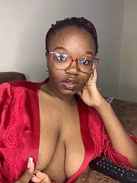 YummyMelanin117 online show from May 11, 2026, 10:29 pm