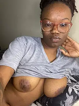 Snapshot of YummyMelanin117 chatting on January 16, 2026, 8:02 pm YummyMelanin117 online show from January 16, 2026, 8:02 pm