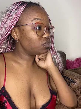 YummyMelanin117 online show from May 19, 2026, 11:12 pm