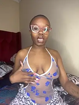 YummyMelanin117 online show from November 10, 2025, 6:02 pm