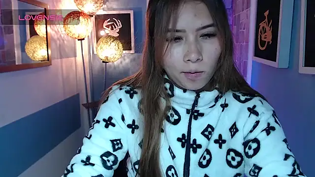 Snapshot of Fiorellaa_delsd chatting on November 6, 2025, 3:05 pm Fiorellaa delsd online show from November 6, 2025, 3:05 pm