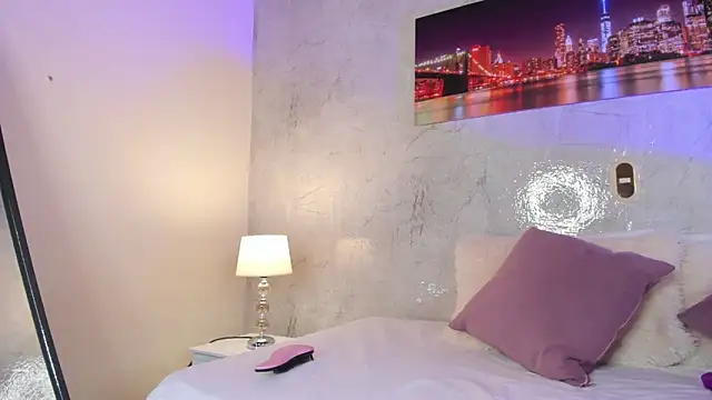 zaraquiinn online show from December 15, 2025, 4:24 pm