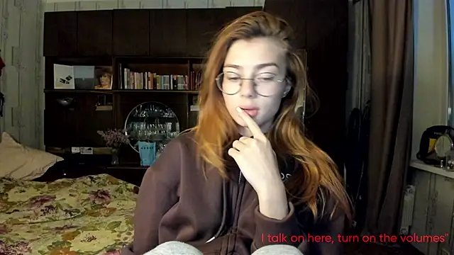 Snapshot of AngelaSwan chatting on October 11, 2025, 4:52 pm AngelaSwan online show from October 11, 2025, 4:52 pm