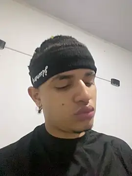 samxx muscle online show from March 15, 2026, 5:58 am