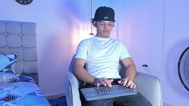 samxx muscle online show from September 12, 2025, 2:28 pm