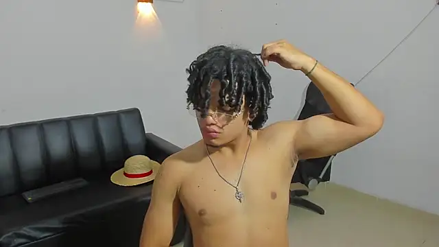samxx muscle online show from May 13, 2026, 2:35 pm