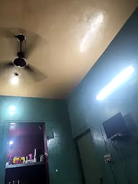 Snapshot of Eshwari_Chopra chatting on May 10, 2026, 5:26 pm Eshwari Chopra online show from May 10, 2026, 5:26 pm
