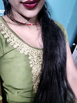 Snapshot of Eshwari_Chopra chatting on May 5, 2026, 4:54 pm Eshwari Chopra online show from May 5, 2026, 4:54 pm