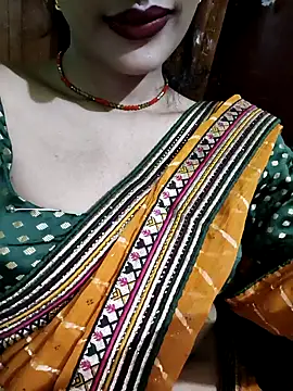 Snapshot of Eshwari_Chopra chatting on September 29, 2025, 4:23 pm Eshwari Chopra online show from September 29, 2025, 4:23 pm