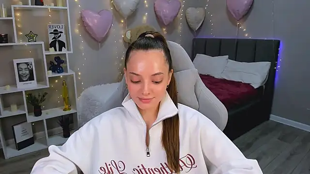 MelanieAlves online show from February 25, 2026, 7:03 pm