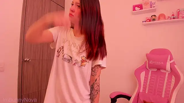 ImBunnyNova online show from May 29, 2026, 3:29 pm