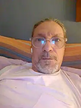 Snapshot of Deddyitalia3p chatting on October 9, 2025, 9:59 pm Deddyitalia3p online show from October 9, 2025, 9:59 pm