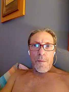 Snapshot of Deddyitalia3p chatting on September 17, 2025, 9:28 pm Deddyitalia3p online show from September 17, 2025, 9:28 pm