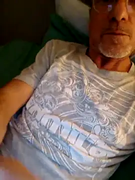 Deddyitalia3p online show from November 14, 2025, 8:23 pm