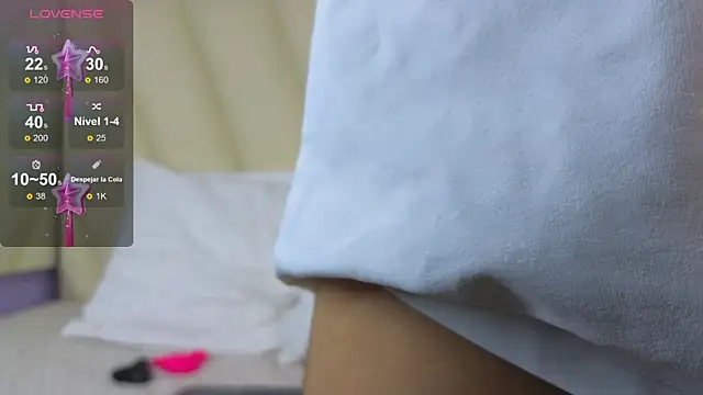 Hotboy21  online show from November 6, 2025, 3:43 am