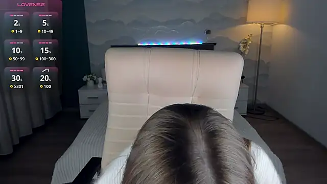 Amy Waynee online show from September 17, 2025, 6:54 pm