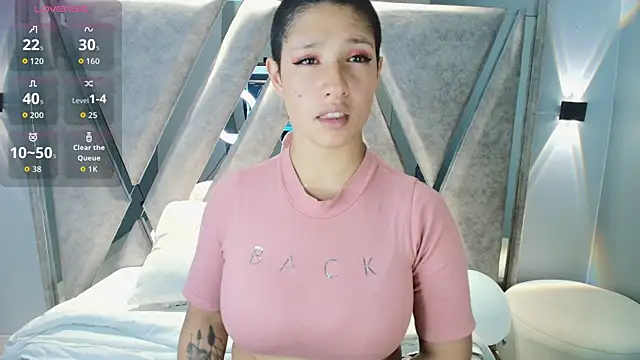 Elaine87  online show from September 22, 2025, 7:31 pm