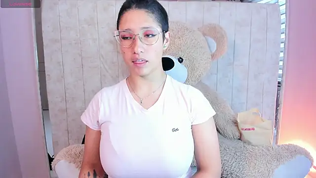 Elaine87  online show from October 5, 2025, 6:42 pm