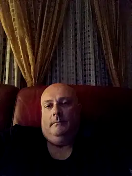 Alexis Bull online show from April 26, 2026, 10:40 pm