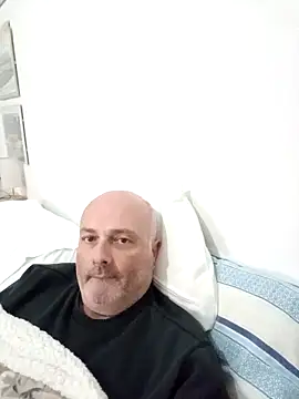 Alexis Bull online show from November 28, 2025, 6:08 pm