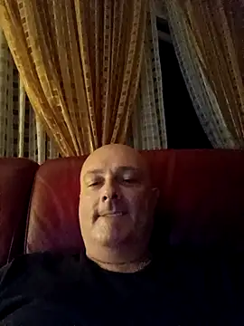 Alexis Bull online show from September 29, 2025, 10:15 pm