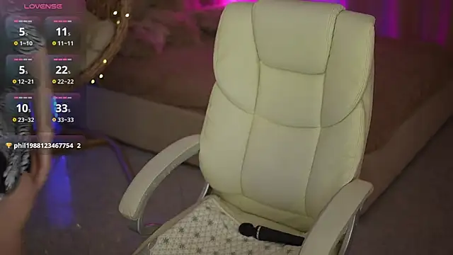 ValeryMurr online show from April 16, 2026, 9:39 pm