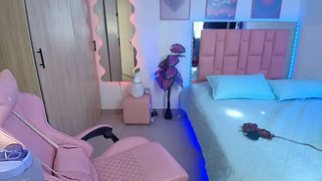 Snapshot of lunesweet chatting on September 24, 2025, 1:39 pm lunesweet online show from September 24, 2025, 1:39 pm