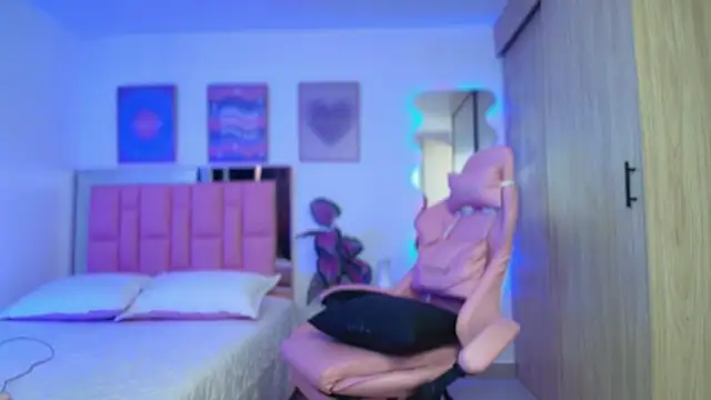 Snapshot of lunesweet chatting on September 9, 2025, 2:37 pm lunesweet online show from September 9, 2025, 2:37 pm