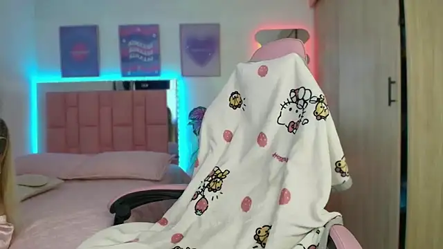 Snapshot of lunesweet chatting on September 27, 2025, 9:21 pm lunesweet online show from September 27, 2025, 9:21 pm