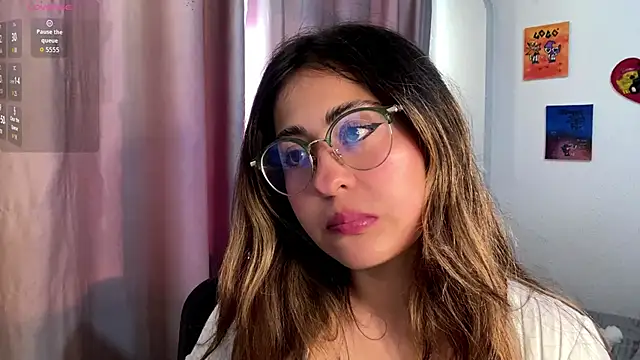 emma  bell  online show from October 8, 2025, 9:04 pm