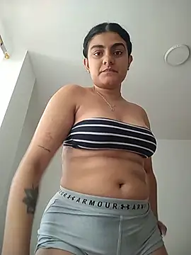 carlafox05 online show from February 6, 2026, 4:03 pm