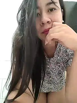 Snapshot of Yuli_Mars chatting on November 27, 2025, 4:29 pm Yuli Mars online show from November 27, 2025, 4:29 pm