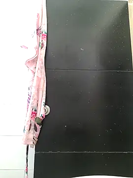 Snapshot of Yuli_Mars chatting on September 12, 2025, 2:28 pm Yuli Mars online show from September 12, 2025, 2:28 pm