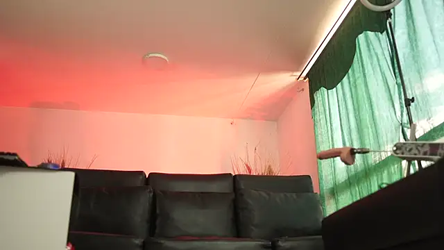 bonniie 98  online show from October 18, 2025, 7:16 pm