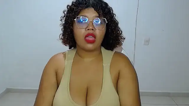 Snapshot of natalietits1 chatting on December 23, 2025, 6:02 am natalietits1 online show from December 23, 2025, 6:02 am