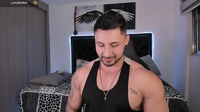 santi aesthetic online show from June 12, 2026, 1:36 am