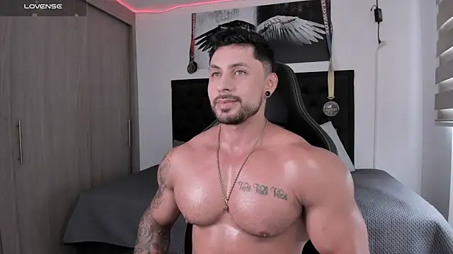 santi aesthetic online show from November 26, 2025, 8:20 pm