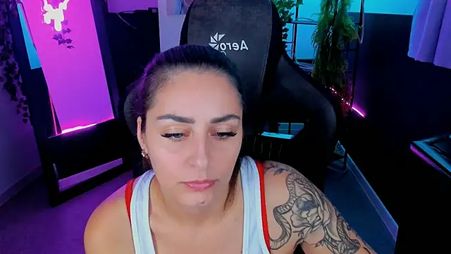 ValeriiMills online show from September 25, 2025, 2:56 pm