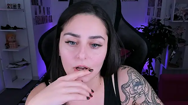 Snapshot of ValeriiMills chatting on January 13, 2026, 2:43 pm ValeriiMills online show from January 13, 2026, 2:43 pm