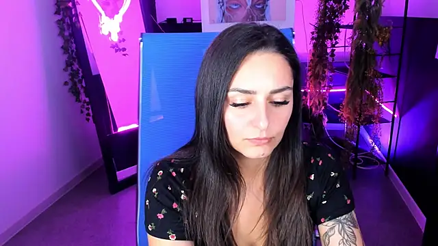 ValeriiMills online show from September 15, 2025, 3:01 pm