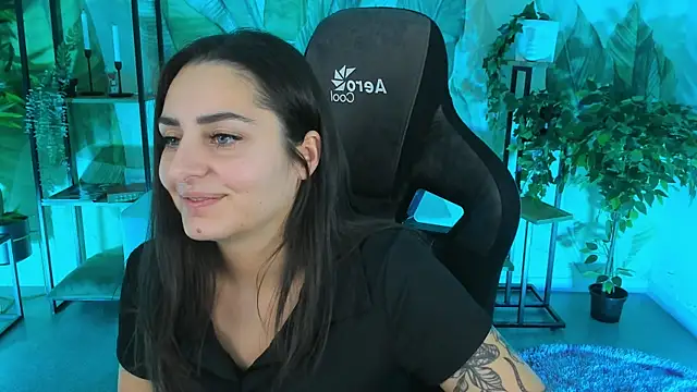 Snapshot of ValeriiMills chatting on December 16, 2025, 2:32 pm ValeriiMills online show from December 16, 2025, 2:32 pm