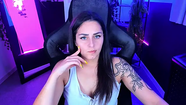 ValeriiMills online show from September 22, 2025, 3:40 pm